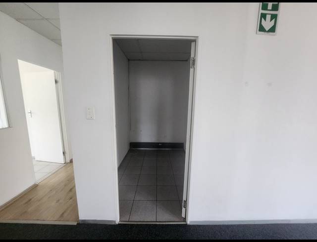 182M² OFFICE TO LET IN RANDJESPARK